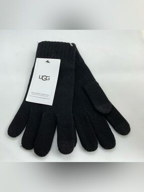 UGG Men’s Black Knit Touchscreen Gloves